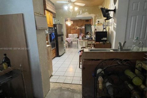 House in Miami Gardens, Florida 3 bedrooms, 151.9 sq.m. № 1992361 - photo 6