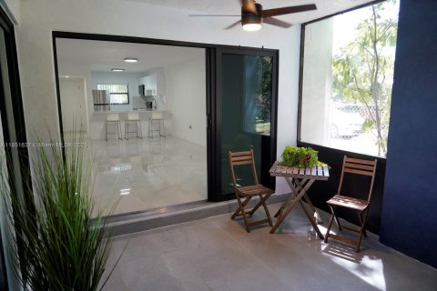 Condominio en venta en Miami, Florida, 2 dormitorios, 94.48 m2 № 1867005 - foto 11