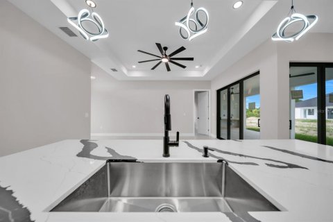 Villa ou maison à vendre à Lehigh Acres, Floride: 4 chambres, 161.19 m2 № 2406519 - photo 12