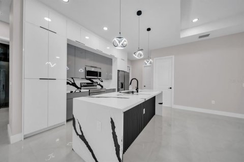 Villa ou maison à vendre à Lehigh Acres, Floride: 4 chambres, 161.19 m2 № 2406519 - photo 8