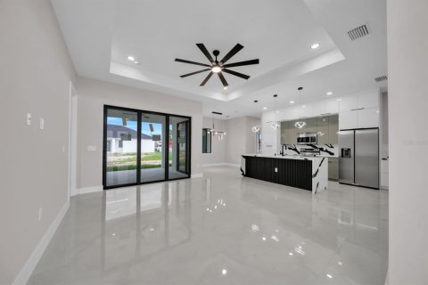 Villa ou maison à vendre à Lehigh Acres, Floride: 4 chambres, 161.19 m2 № 2406519 - photo 6