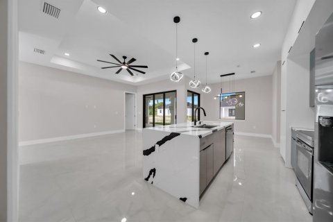 Villa ou maison à vendre à Lehigh Acres, Floride: 4 chambres, 161.19 m2 № 2406519 - photo 23