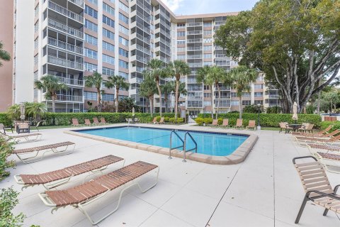 Condo in Coral Springs, Florida, 2 bedrooms  № 2249469 - photo 14