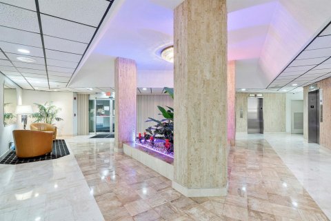 Condo in Coral Springs, Florida, 2 bedrooms  № 2249469 - photo 2