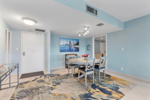 Condo in Coral Springs, Florida, 2 bedrooms  № 2249469 - photo 19