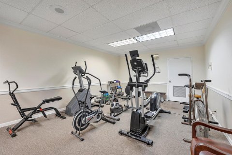 Condo in Coral Springs, Florida, 2 bedrooms  № 2249469 - photo 16