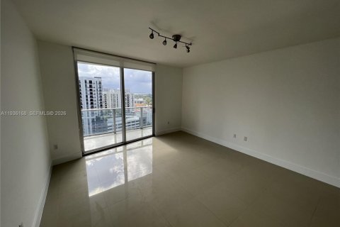 Condominio en alquiler en Miami, Florida, 1 dormitorio, 67.91 m2 № 1996225 - foto 3
