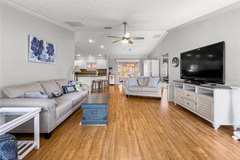 House in The Villages, Florida 3 bedrooms, 137.59 sq.m. № 1675579 - photo 5