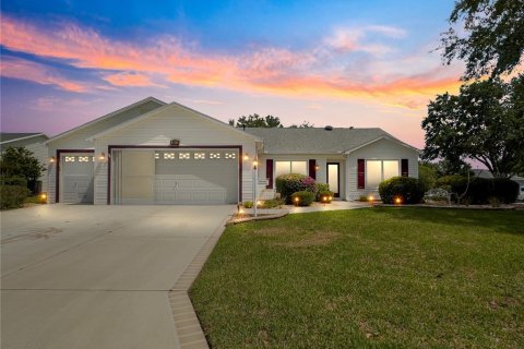 House in The Villages, Florida 3 bedrooms, 137.59 sq.m. № 1675579 - photo 1