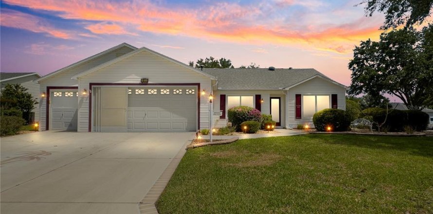 House in The Villages, Florida 3 bedrooms, 137.59 sq.m. № 1675579