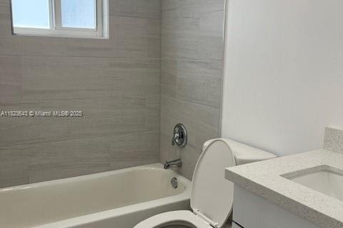 Condominio en alquiler en Miami, Florida, 2 dormitorios, 72.19 m2 № 1937890 - foto 4