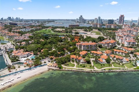 Снять в аренду кондоминиум в Майами-Бич, Флорида 3 спальни, 170.75м2, № 1961562 - фото 10