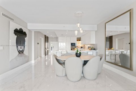 Снять в аренду кондоминиум в Майами-Бич, Флорида 3 спальни, 170.75м2, № 1961562 - фото 25