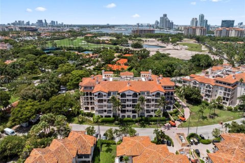 Снять в аренду кондоминиум в Майами-Бич, Флорида 3 спальни, 170.75м2, № 1961562 - фото 7