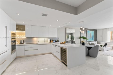 Снять в аренду кондоминиум в Майами-Бич, Флорида 3 спальни, 170.75м2, № 1961562 - фото 23