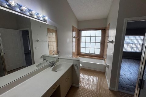 Villa ou maison à louer à Ocala, Floride: 3 chambres, 159.05 m2 № 1880900 - photo 4