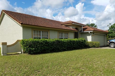 Villa ou maison à louer à Ocala, Floride: 3 chambres, 159.05 m2 № 1880900 - photo 1