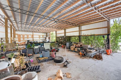 Commercial property in Lake Worth, Florida № 2179723 - photo 19