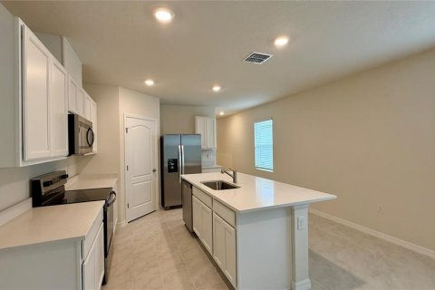 Casa en alquiler en Poinciana, Florida, 4 dormitorios, 154.68 m2 № 1912039 - foto 4