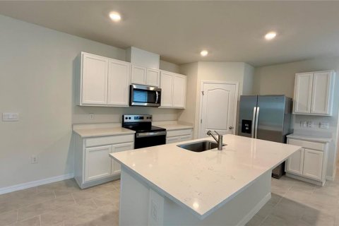 Casa en alquiler en Poinciana, Florida, 4 dormitorios, 154.68 m2 № 1912039 - foto 6