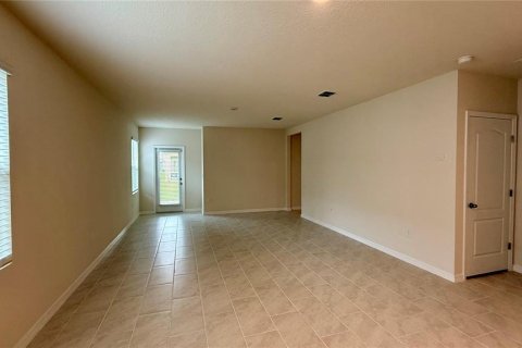 Casa en alquiler en Poinciana, Florida, 4 dormitorios, 154.68 m2 № 1912039 - foto 9