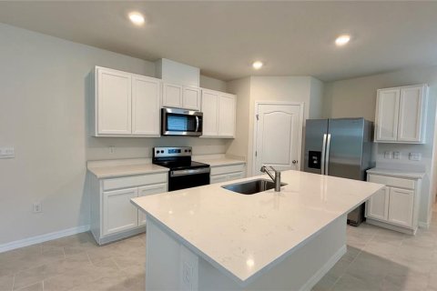 Casa en alquiler en Poinciana, Florida, 4 dormitorios, 154.68 m2 № 1912039 - foto 3