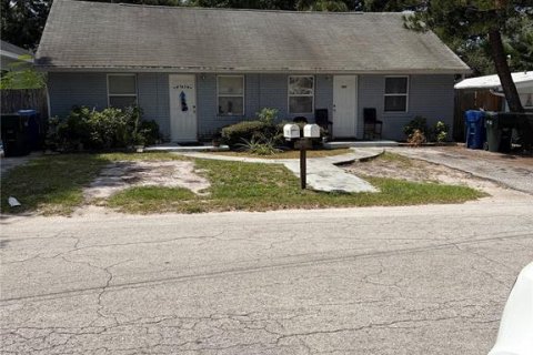 Commercial property in Largo, Florida 2 bedrooms, 103.86 sq.m. № 2313369