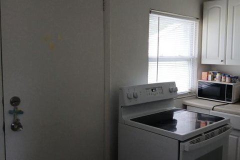 Immobilier commercial à vendre à Largo, Floride: 2 chambres, 103.86 m2 № 2313369 - photo 4