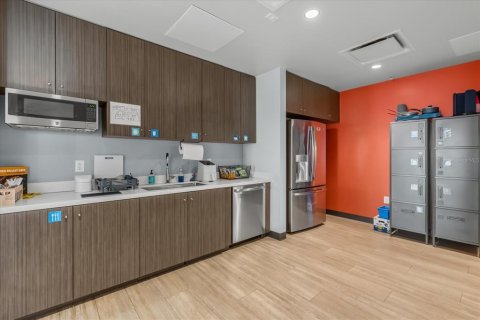 Immobilier commercial à louer à Orlando, Floride: 1768.12 m2 № 2201815 - photo 13