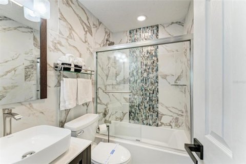 Villa ou maison à vendre à Bradenton, Floride: 5 chambres, 232.26 m2 № 2391082 - photo 30