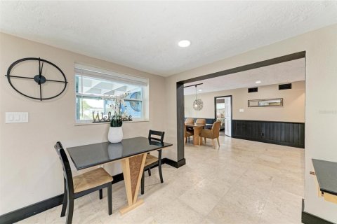 Villa ou maison à vendre à Bradenton, Floride: 5 chambres, 232.26 m2 № 2391082 - photo 13