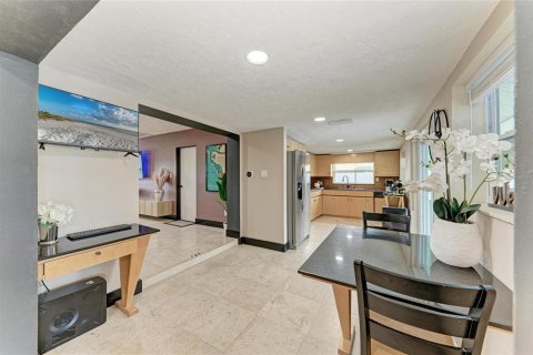 Villa ou maison à vendre à Bradenton, Floride: 5 chambres, 232.26 m2 № 2391082 - photo 14