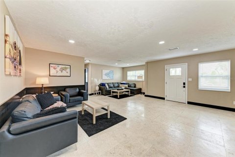 Villa ou maison à vendre à Bradenton, Floride: 5 chambres, 232.26 m2 № 2391082 - photo 11