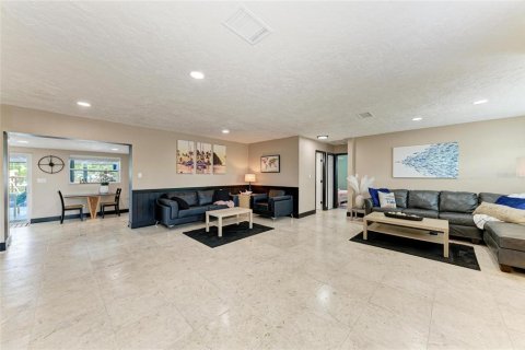 Villa ou maison à vendre à Bradenton, Floride: 5 chambres, 232.26 m2 № 2391082 - photo 10