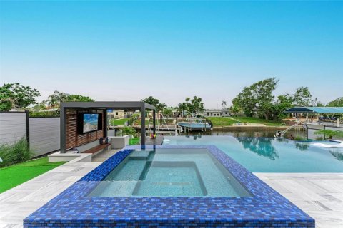 Villa ou maison à vendre à Bradenton, Floride: 5 chambres, 232.26 m2 № 2391082 - photo 4