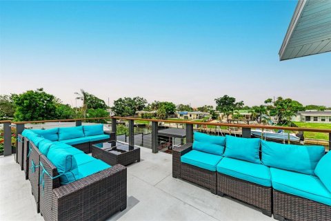 Villa ou maison à vendre à Bradenton, Floride: 5 chambres, 232.26 m2 № 2391082 - photo 9