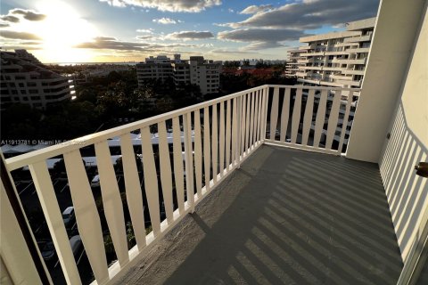 Condominio en alquiler en Key Biscayne, Florida, 2 dormitorios, 125.42 m2 № 2015780 - foto 12