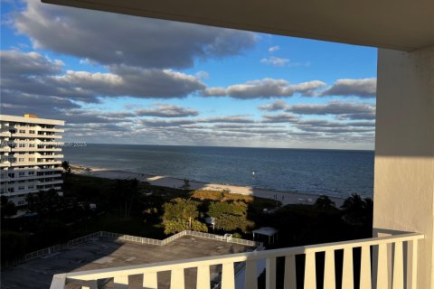 Condominio en alquiler en Key Biscayne, Florida, 2 dormitorios, 125.42 m2 № 2015780 - foto 2