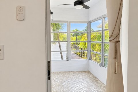 Condo in Lauderhill, Florida, 2 bedrooms  № 2387168 - photo 14