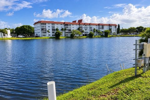 Condo in Lauderhill, Florida, 2 bedrooms  № 2387168 - photo 19