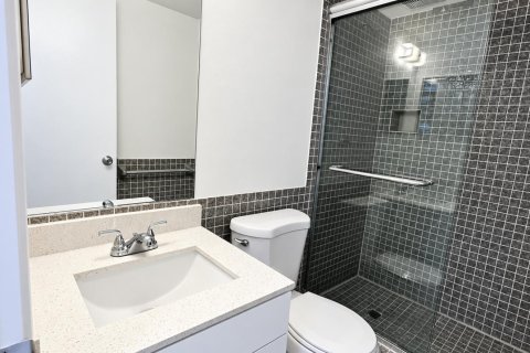 Condo in Lauderhill, Florida, 2 bedrooms  № 2387168 - photo 13