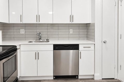 Condo in Lauderhill, Florida, 2 bedrooms  № 2387168 - photo 7