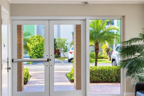 Condo in Lauderhill, Florida, 2 bedrooms  № 2387168 - photo 15