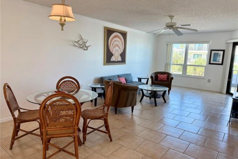 Condo in Bradenton Beach, Florida, 2 bedrooms  № 1913303 - photo 6