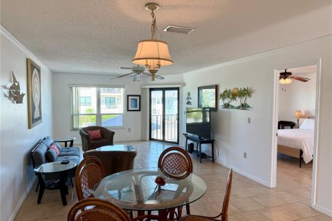 Condo in Bradenton Beach, Florida, 2 bedrooms  № 1913303 - photo 7