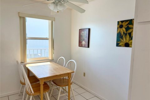 Condo in Bradenton Beach, Florida, 2 bedrooms  № 1913303 - photo 11