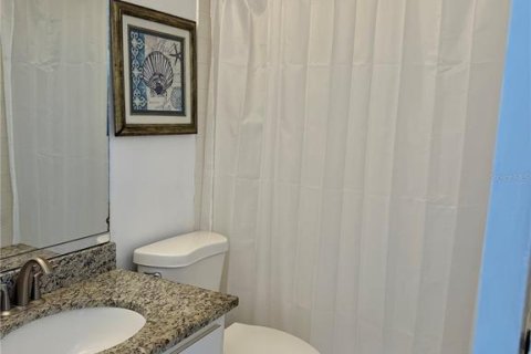 Condo in Bradenton Beach, Florida, 2 bedrooms  № 1913303 - photo 23