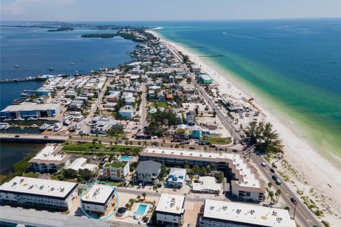Condo in Bradenton Beach, Florida, 2 bedrooms  № 1913303 - photo 29