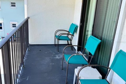 Condo in Bradenton Beach, Florida, 2 bedrooms  № 1913303 - photo 24