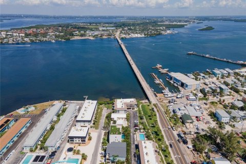 Condo in Bradenton Beach, Florida, 2 bedrooms  № 1913303 - photo 30